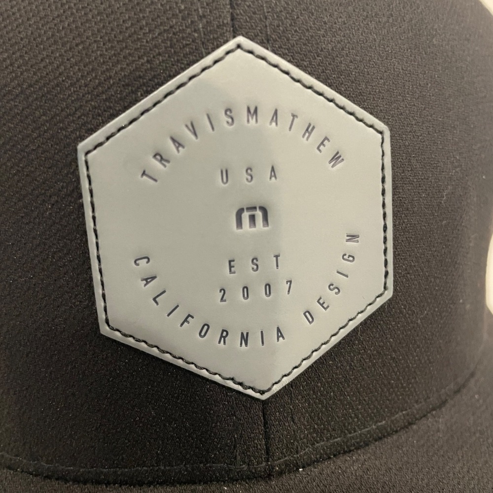Travis Mathew FlexFit Hat‎ L-XL Black Hex Logo California Design Golf 2007